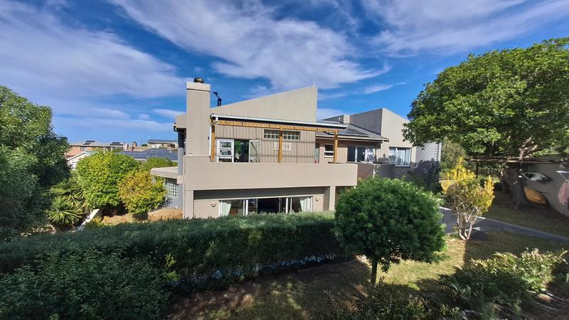 5 Bedroom Property for Sale in Stilbaai Wes Western Cape